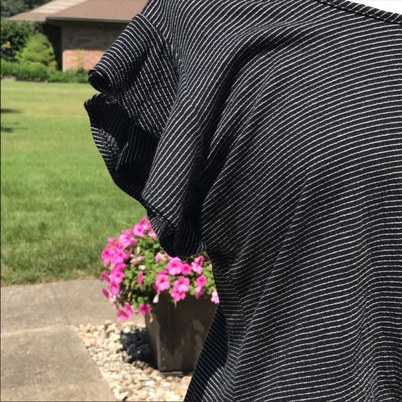 Kim & Cami Tie Front Top. - Picture 3 of 6